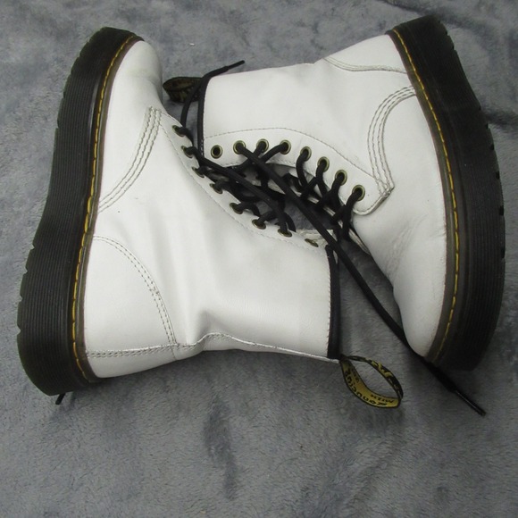 Dr Martens Zavala Boots‎ Unisex 6M 7W White Leather Lace Combat Chukka Chunky